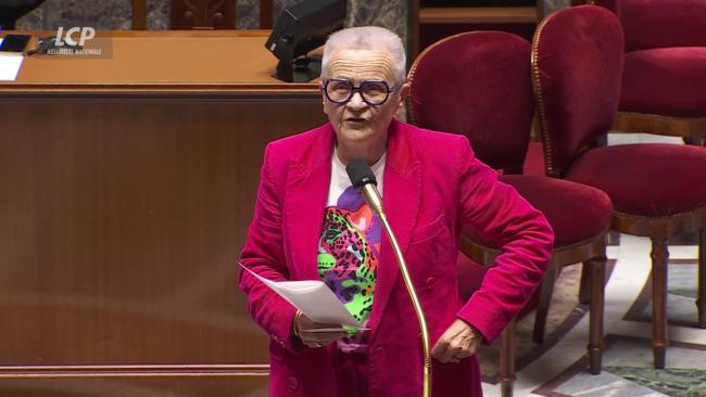 Le gouvernement adopte un deuxième ‘méga-décret’ avant un troisième prévu en octobre.