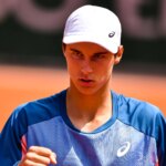 Gabriel Debru remporte un match sur le circuit ATP après son titre aux juniors de Roland-Garros.