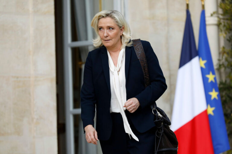 Le Pen se dirige vers l’Élysée alors que des incertitudes juridiques persistent.
