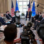 Remous autour des droits de douane : tensions entre l&rsquo;Union européenne et les États-Unis.