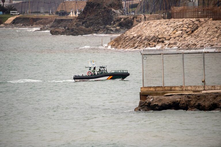 L’enclave espagnole de Ceuta subit une hausse des arrivées de migrants par la mer.
