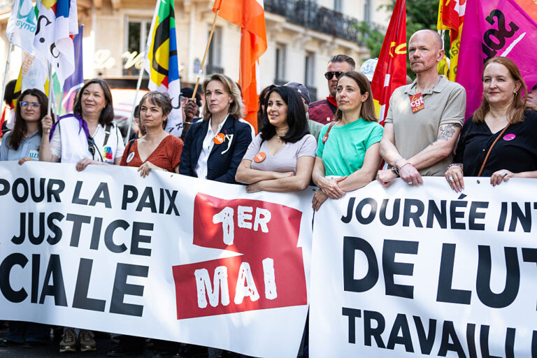 Les travailleurs de l’UE s’opposent à la baisse des normes dans les marchés publics.