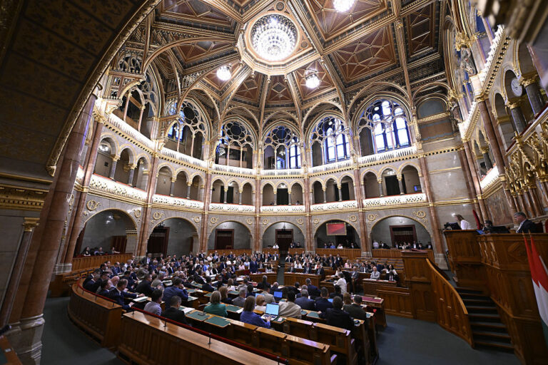 La Hongrie reprend le contrôle des fondations établies sous l’ère Orbán