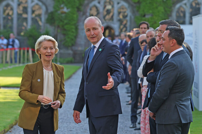 Von der Leyen critique l’inaction des gouvernements de l’UE sur la situation en Israël