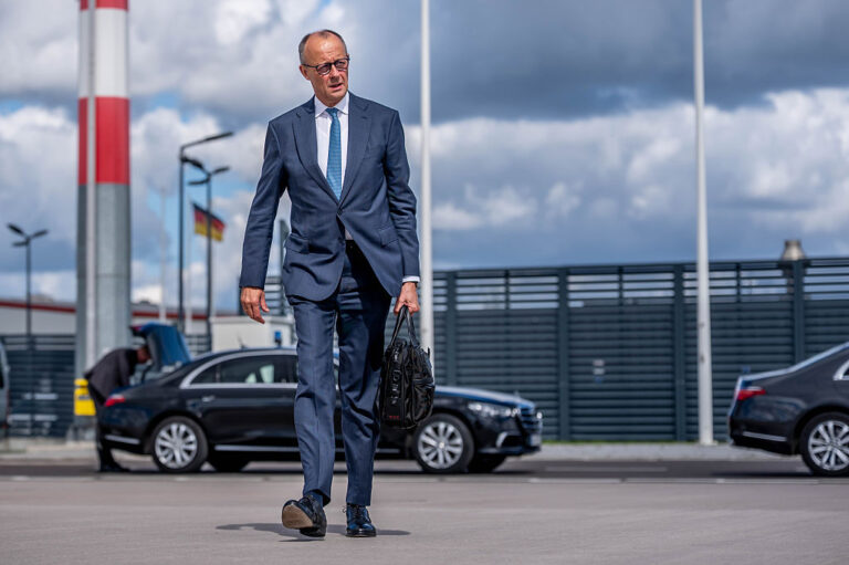 Merz appelle à des coupes drastiques dans le budget de l’Union européenne.