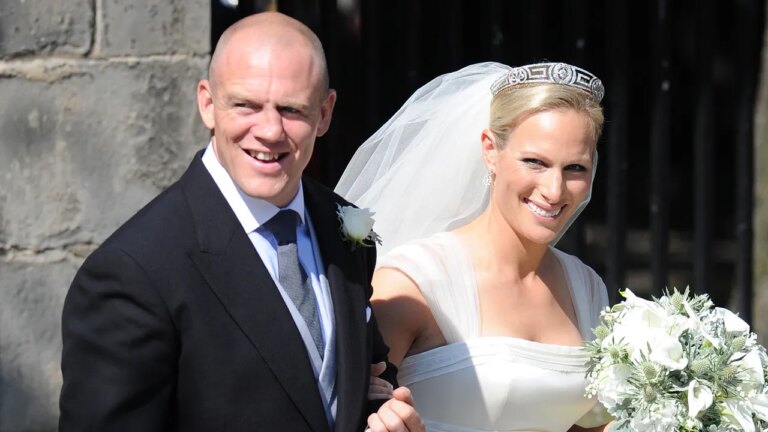 Bijoux historiques au mariage de Zara Phillips et Mike Tindall, dont la tiare d’Alice de Grèce.