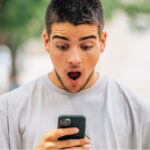 Plus de la moitié des jeunes adultes en France victimes de piratage selon une étude récente.