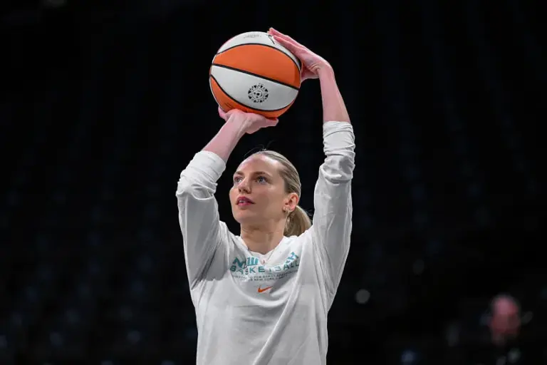 Marine Johannès se blesse à la cheville, incertitude sur sa participation aux prochaines rencontres.