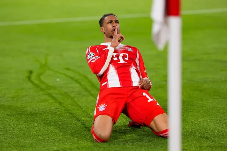 Olise refuse le Real Madrid, le Bayern sécurise son avenir avec un nouveau contrat.