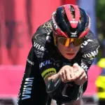 Vingegaard remporte le premier maillot jaune du Tour, marquant une étape clé pour la compétition.