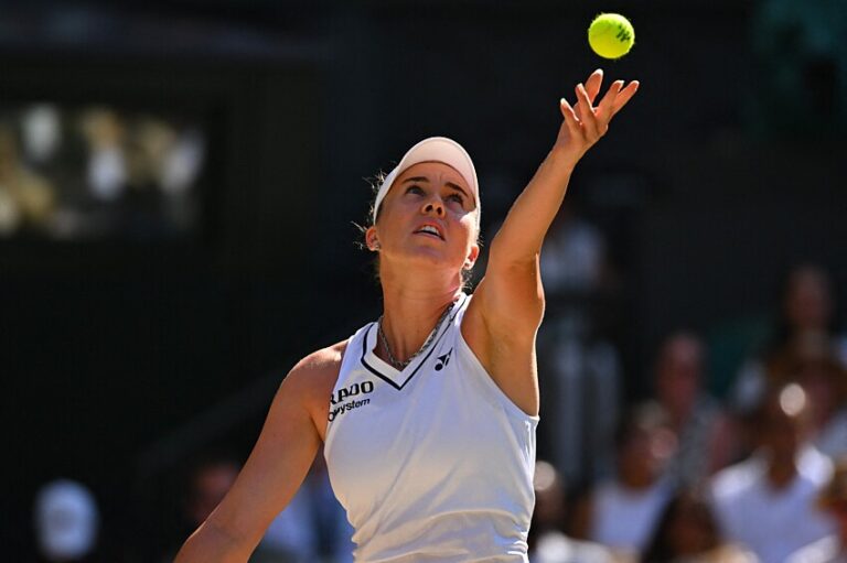 Nosková remporte le titre de Wimbledon, une première pour la République tchèque.