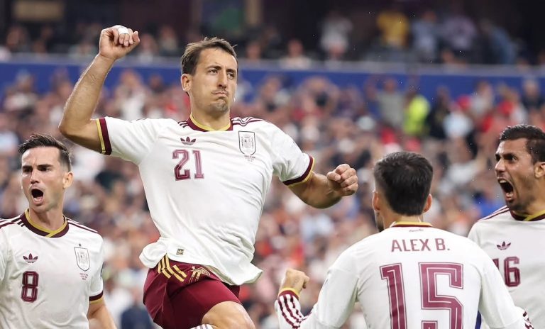 Espagne élimine la France en demi-finale de la Coupe du monde de football.