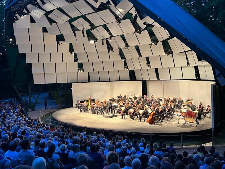 Festival de La Roque d’Anthéron : l’Orchestre Consuelo présente deux virtuoses remarquables.