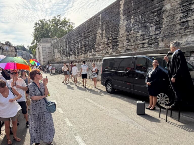 Avignon 2023 : le public face à des choix difficiles lors de la pièce ‘Terreur’