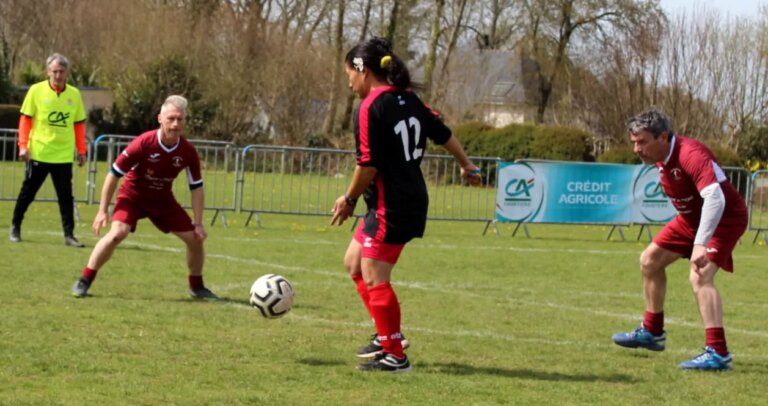 Foot en marchant : l’émancipation des joueurs de plus de 50 ans sur le terrain.
