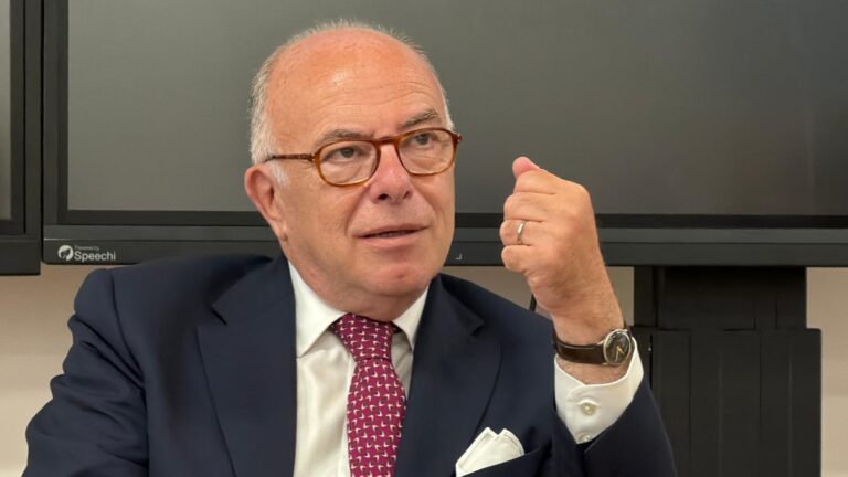 Bernard Cazeneuve propose un plan pour restaurer la France et privilégier la conviction.