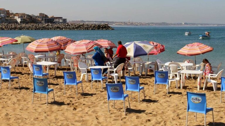 Algérie : la police intensifie les contrôles contre les loueurs de plages illégaux
