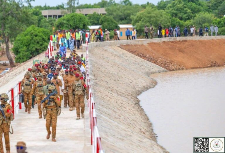Le Capitaine Ibrahim TRAORÉ inaugure le barrage de Pô Kapro au Burkina Faso.