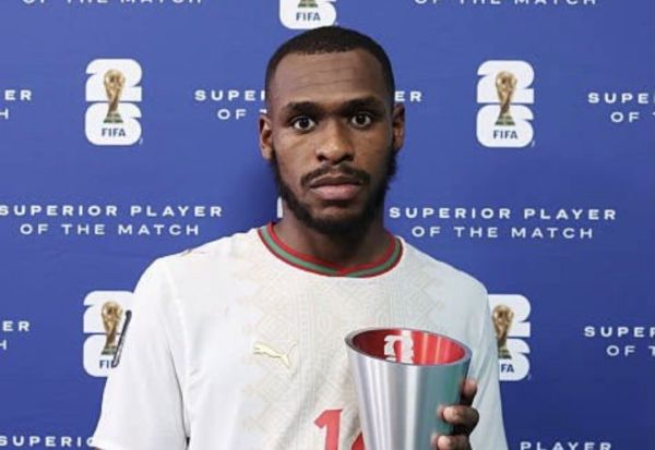 Issa Diop signe avec Ipswich Town après sa promotion en Premier League.