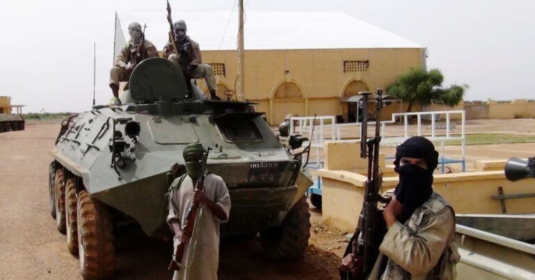 Attaques djihadistes et touaregs au Mali : la junte face à un défi sécuritaire croissant