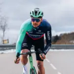 Émilien Jacquelin signe un partenariat avec Décathlon et CMA CGM pour le sport.