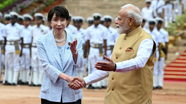 Inde et Japon renforcent leurs liens, Pékin met en garde contre une confrontation.