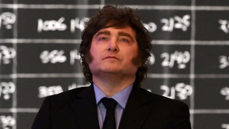 Javier Milei menace de paralyser les activités non-essentielles si le budget n’est pas voté.