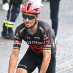 Julian Alaphilippe en solo à Montmartre, rencontre avec le public lors du Tour de France