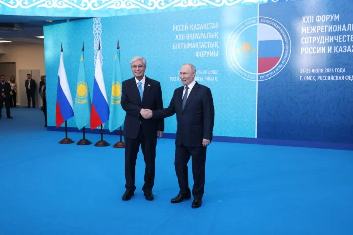Le Kazakhstan renforce son indépendance face à la Russie : enjeux géopolitiques en cours.