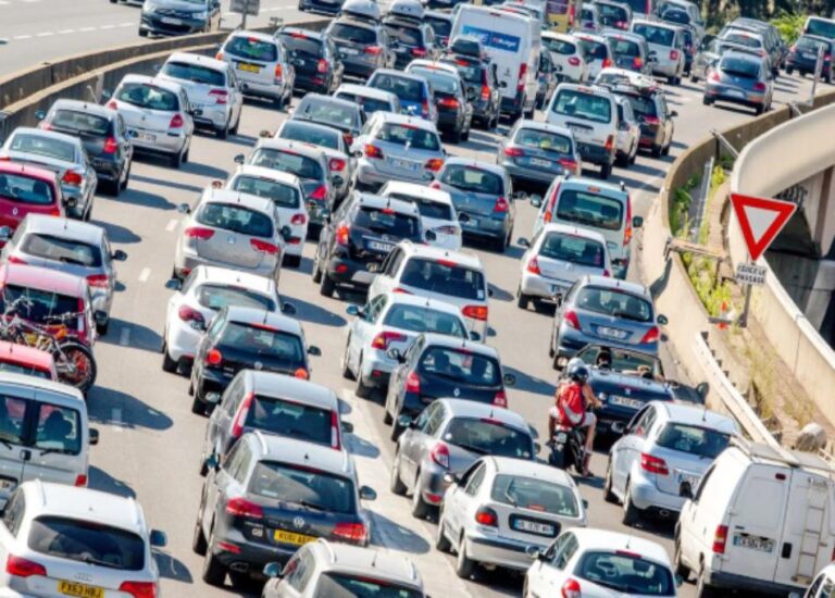 Lyon classée 4ème ville la plus embouteillée d’Europe selon une étude sur le trafic routier.