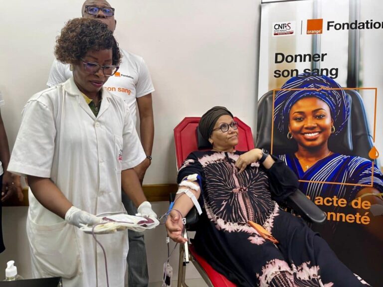 Burkina Faso : La Fondation Orange et le CNTS lancent une collecte de 2 500 poches de sang.