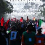 Guerre en Iran : procession funèbre d&rsquo;Ali Khamenei à Téhéran attire une foule massive.