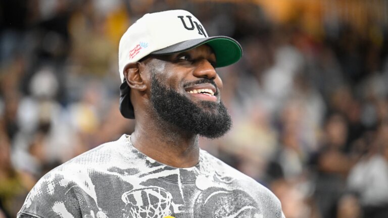 LeBron James, nouveau joueur des 76ers, pourrait s’installer à New York après l’entraînement.