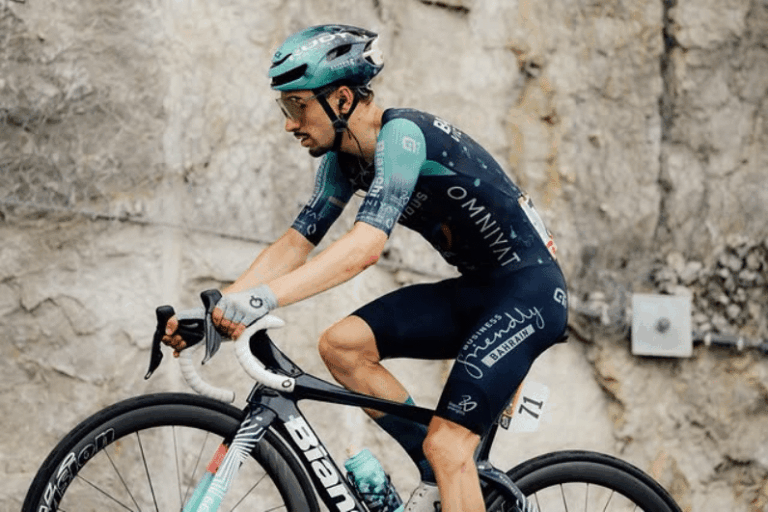 Lenny Martinez, cycliste français, termine 5e au Tour de France, meilleur résultat de sa carrière.