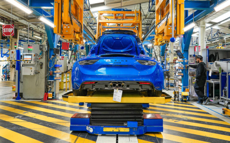 Les ventes mondiales d’Alpine dépassent celles de l’année précédente au premier semestre.