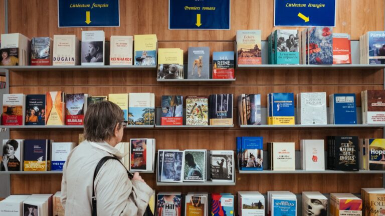 Redressement judiciaire des librairies Gibert : suppression de près d’un poste sur six.