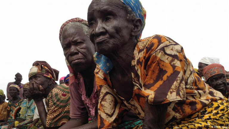 Ghana : l’absence de lois expose les femmes accusées de sorcellerie à des violences.