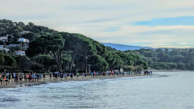 La Londe-les-Maures se distingue en tant que destination immobilière face aux grandes villes côtières.