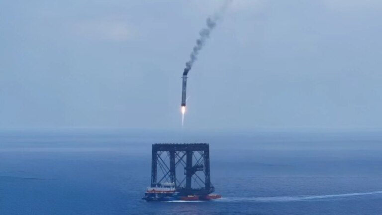 La Chine récupère un étage de fusée en orbite, rattrapant SpaceX dans l’exploration spatiale.