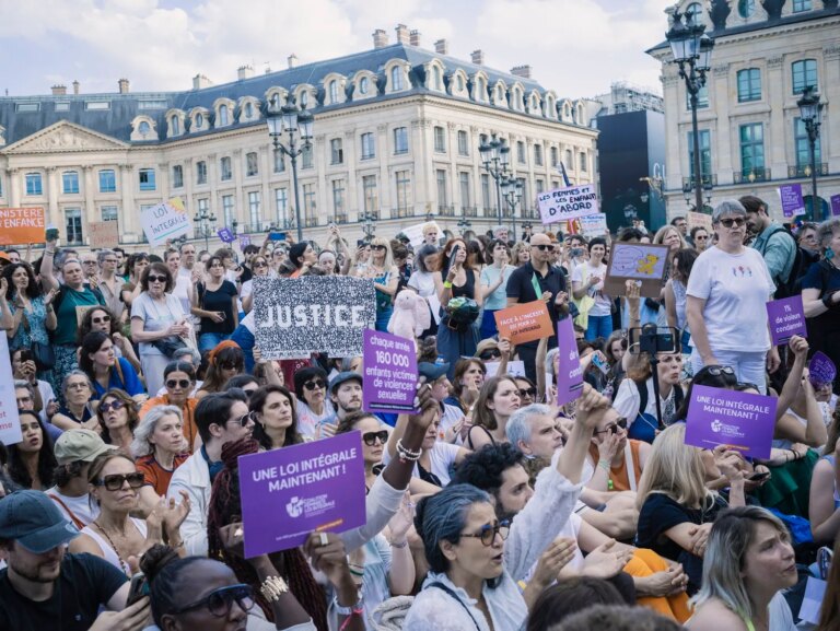 Mobilisation pour Lyhanna et autres victimes lors d’une manifestation le 4 juillet.