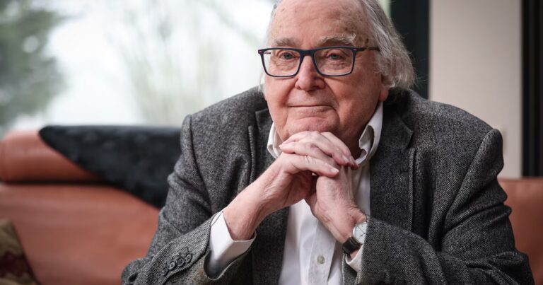 Le monde politique et académique en deuil après la disparition d’Hervé Hasquin, personnalité d’exception.