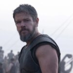 Matt Damon révèle que sa doublure dans L’Odyssée était une femme, saluant ses bras remarquables.