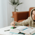 Santé mentale des étudiants : périodes de stress identifiées par des chercheurs universitaires.