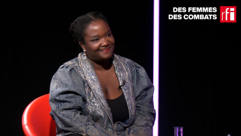 Mamari Munezero aborde inceste et santé mentale par l’humour dans des combats féminins.
