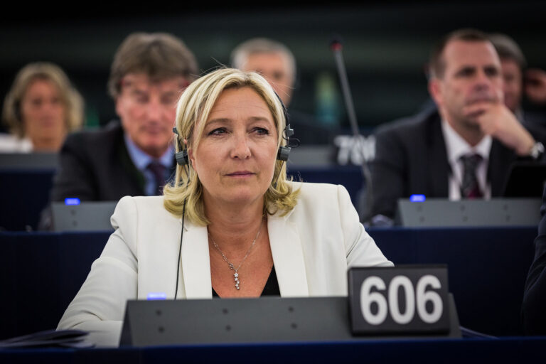 L’exigence d’exemplarité des responsables politiques en France face aux scandales récents.