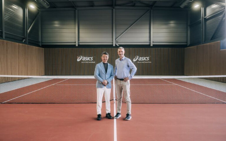 Asics utilise le centre d’expertise HumanFab pour renforcer sa recherche et développement sportif.