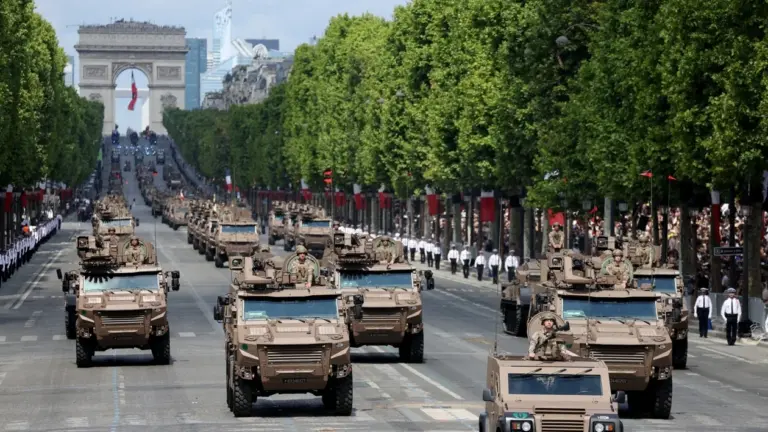 14-Juillet : 80 % des Français soutiennent le défilé militaire selon un sondage exclusif