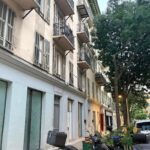 Un homme retranché à Nice menace de faire sauter son immeuble, interpellé par la police.