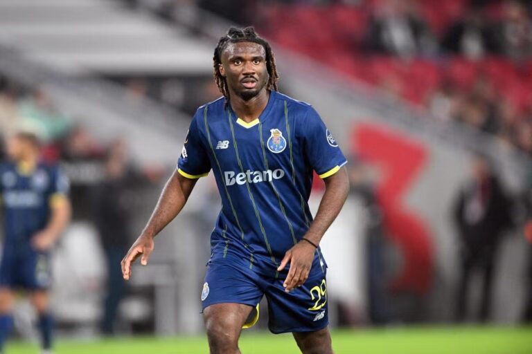 Roger Ricort de l’OGC Nice clarifie la situation de Terem Moffi et les attentes envers lui.