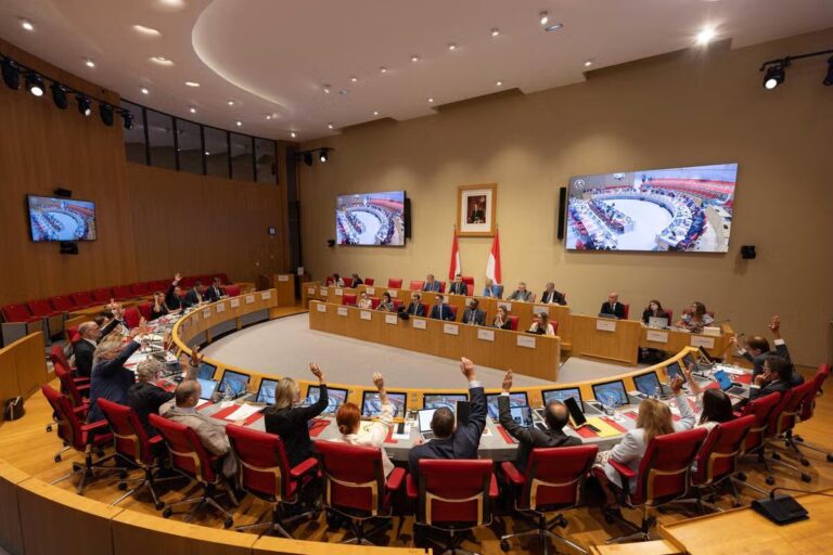 Monaco : le Conseil national modifie la pension de réversion pour réduire une inégalité homme-femme.